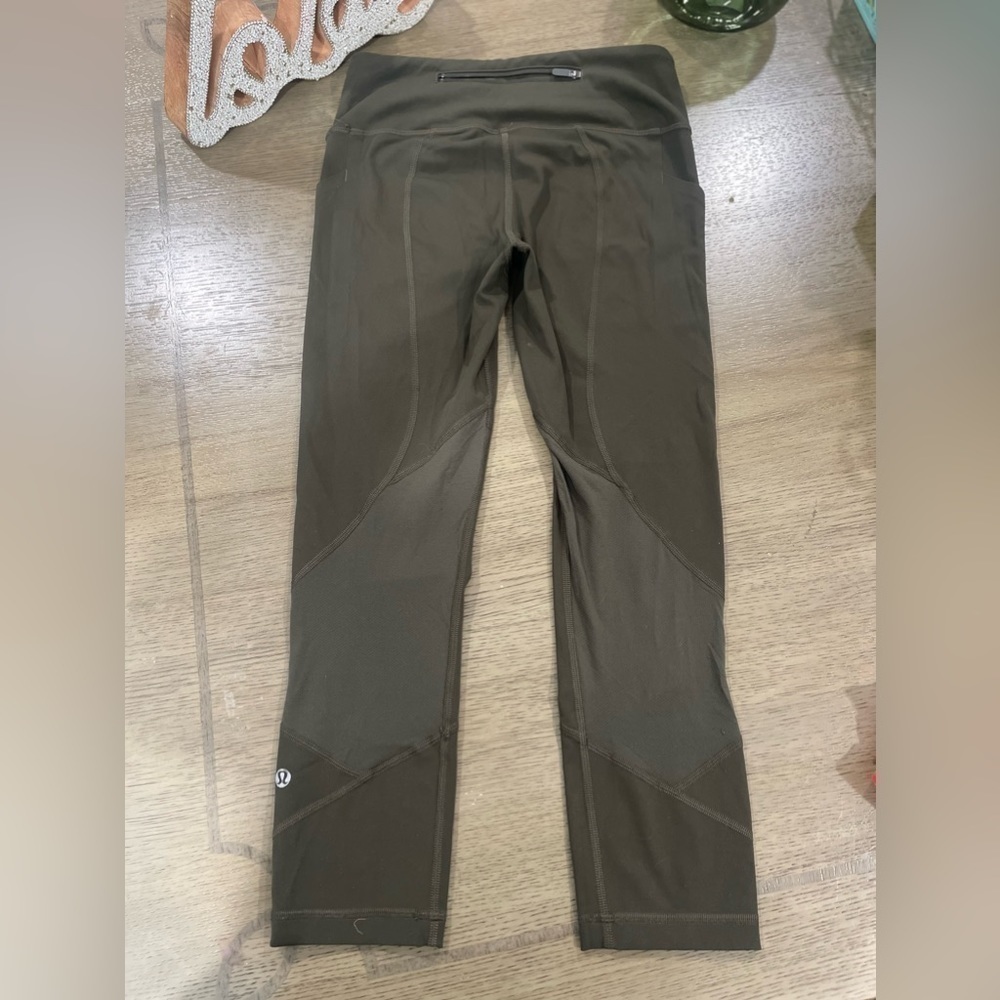 Pace Rival High-Rise Crop - Resale